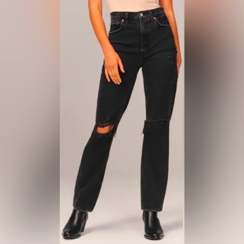 Abercrombie & Fitch 90s Straight Ultra High Rise Curve Love Distressed Jeans​​